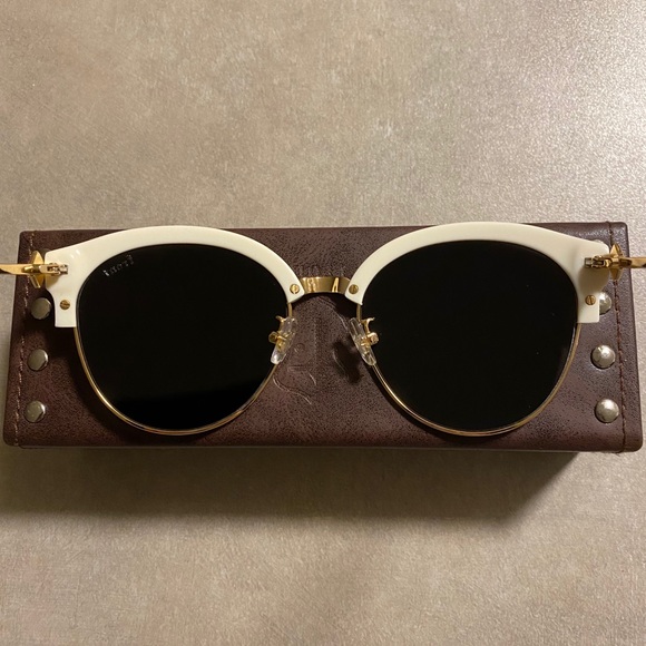 Brand new Front Heart- free sunglasses - Picture 4 of 8